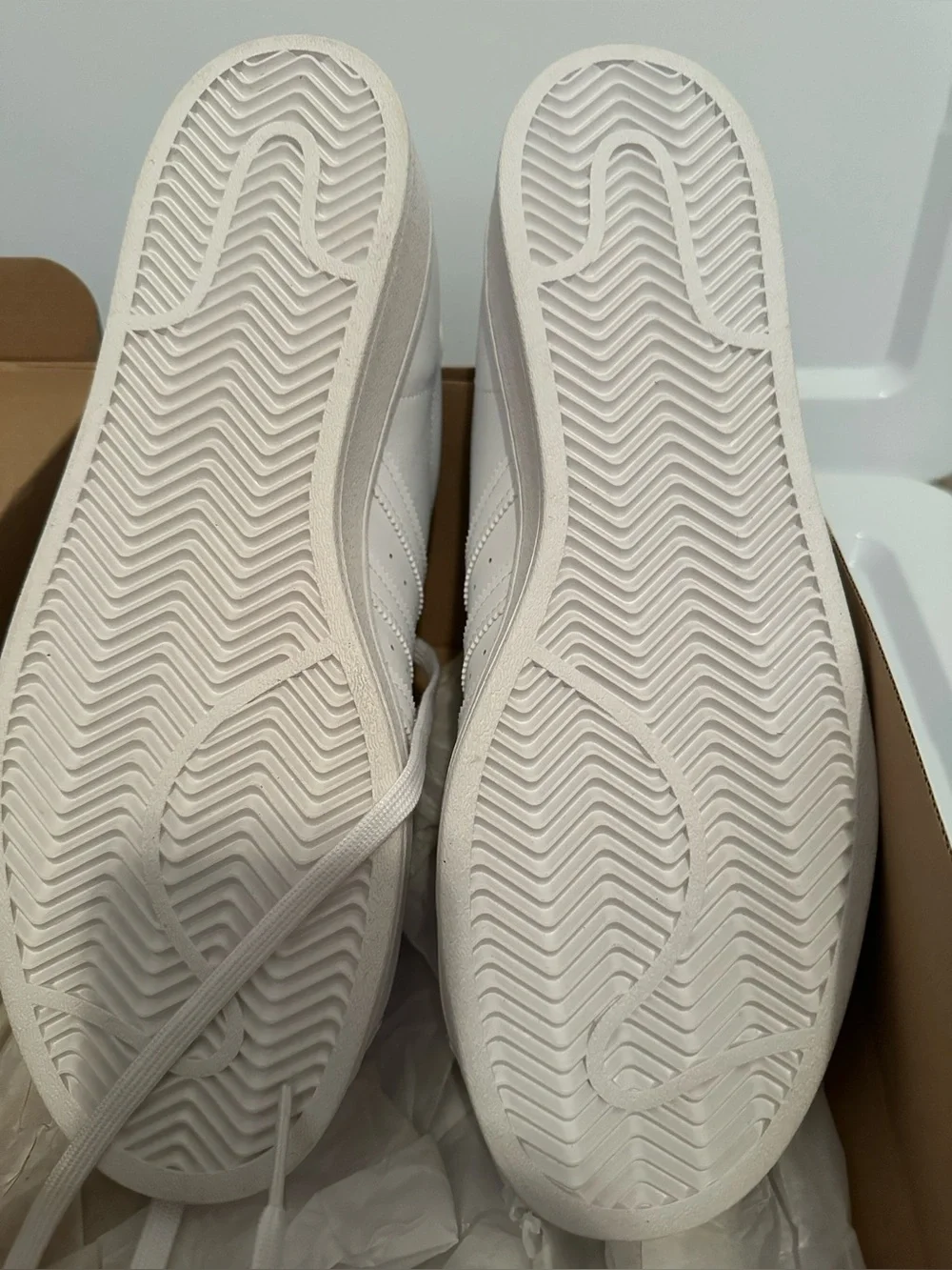 Adidas Men’s Superstar Shoes Size 11